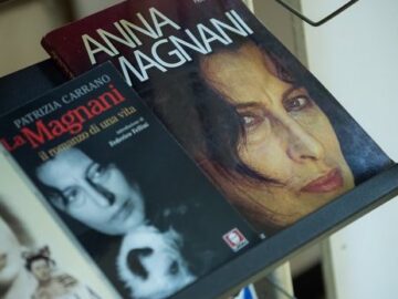 Cover Omaggio ANNA MAGNANI, Inaugurazione Mostra Iconografica E Documentale. BIBLIOTECA LA MAGNA CAPITANA Foggia. 17 Novembre 7 Dicembre 2017.