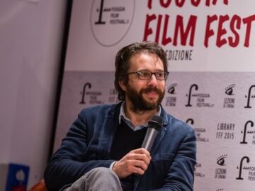 COVER Ph Educational Movies Il Regista Antonio Petruccelli Con La Scuola Da Feltre Zingarelli.