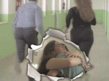 Locandina Un Pezzo Di Carta Piccola