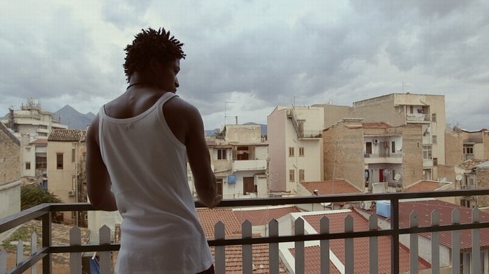 01 IO SONO QUI Regia Di Gabriele Gravagna