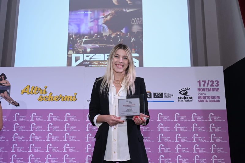 01b Dreams Regia Elena Rotari