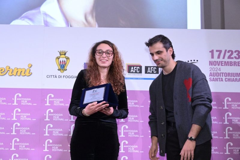 06c AMINA Regia Serena Tondo Premio Ritirato Da Alessandra De Luca Della Giuria Popolare 23nov343