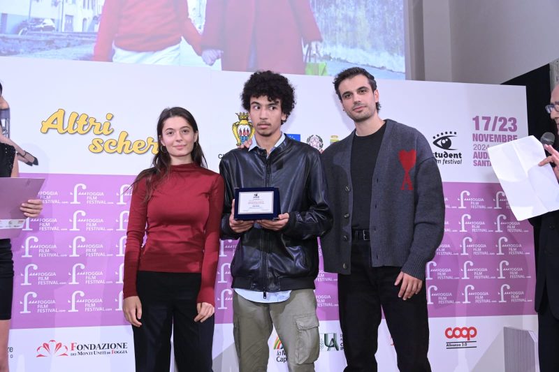 10d corto EMICRANIA - A31be9a7 7cd3 4e4f 9a70 E6499b9c8e90