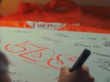 Locandina CINQUE ANNI IN TASCA